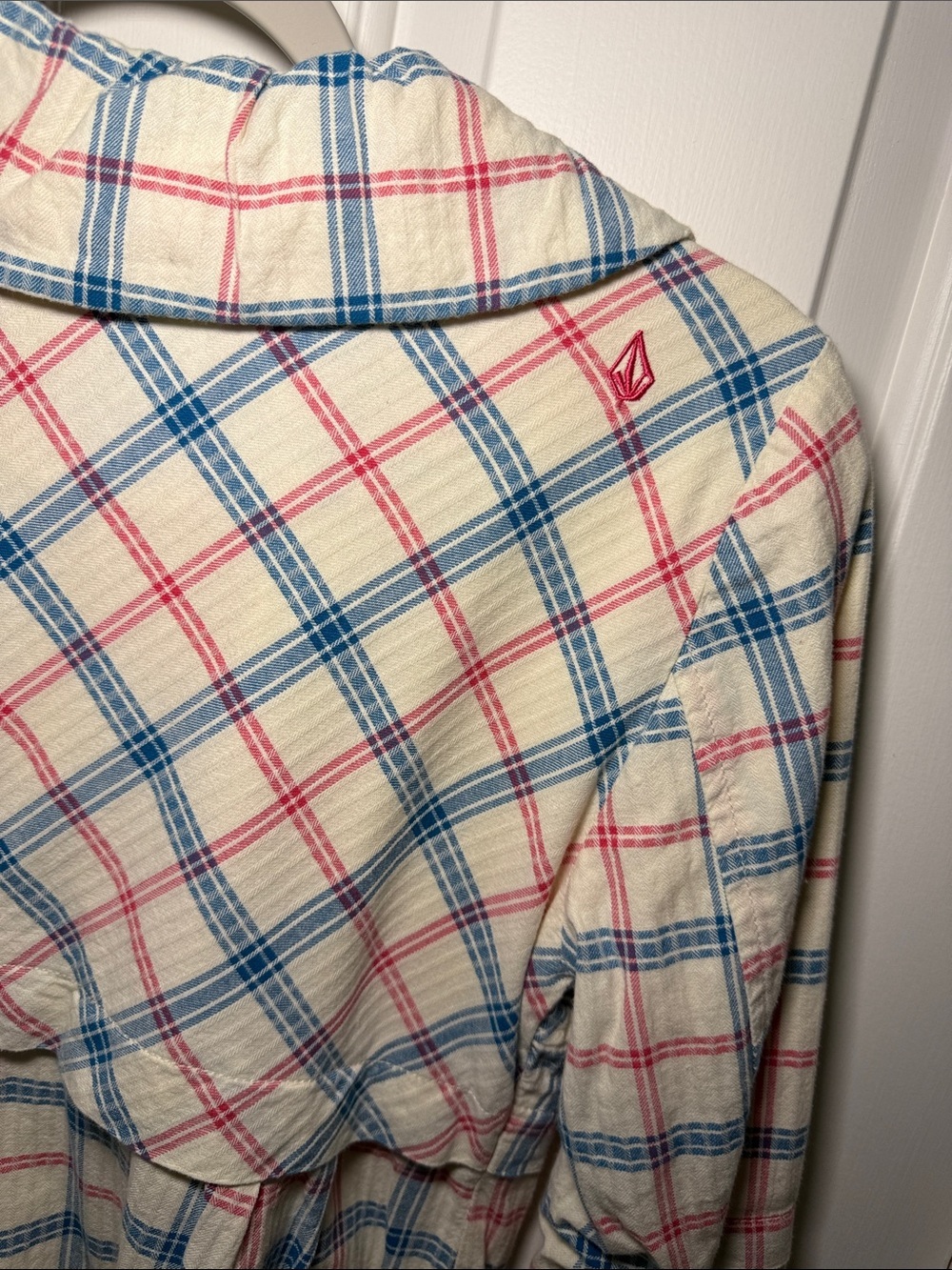 Volcom Cream Plaid Button-Front Shacket - Picture 6 of 8